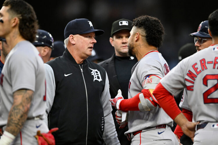 Benches empty without any fighting during Tigers-Red Sox game